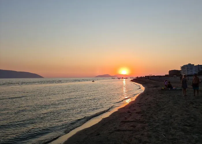 Modern And Cozy Apartments 150 Meters From The Beach, 750 Meters From Lungo Mare