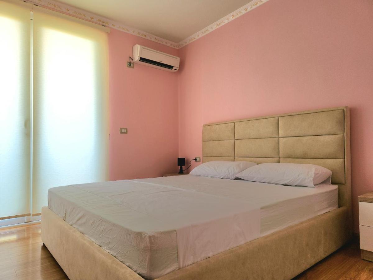 Modern And Cozy 150 Meters From The Beach, 750 Meters From Lungo Mare Apartment