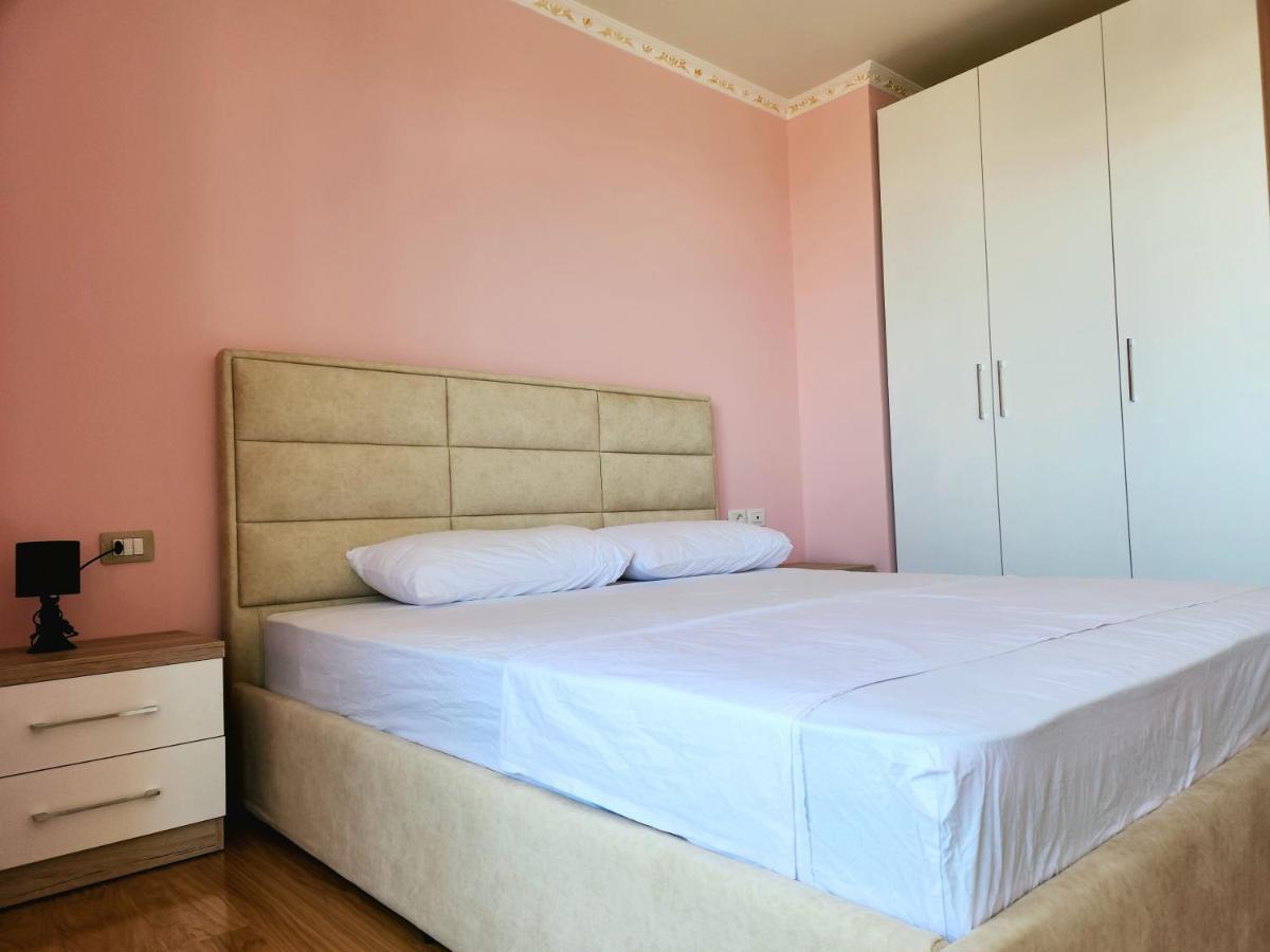 Apartment Modern And Cozy 150 Meters From The Beach, 750 Meters From Lungo Mare Vlore