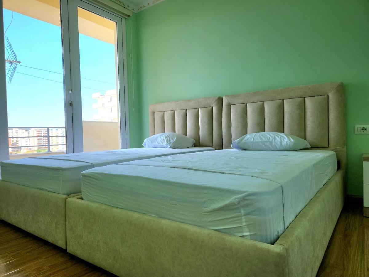 Modern And Cozy 150 Meters From The Beach, 750 Meters From Lungo Mare Apartment Vlore