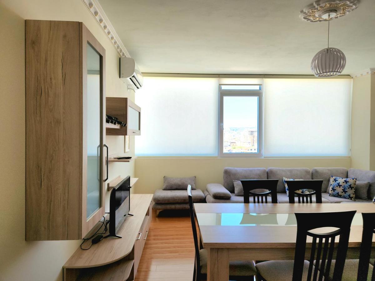Apartment Modern And Cozy 150 Meters From The Beach, 750 Meters From Lungo Mare Vlore