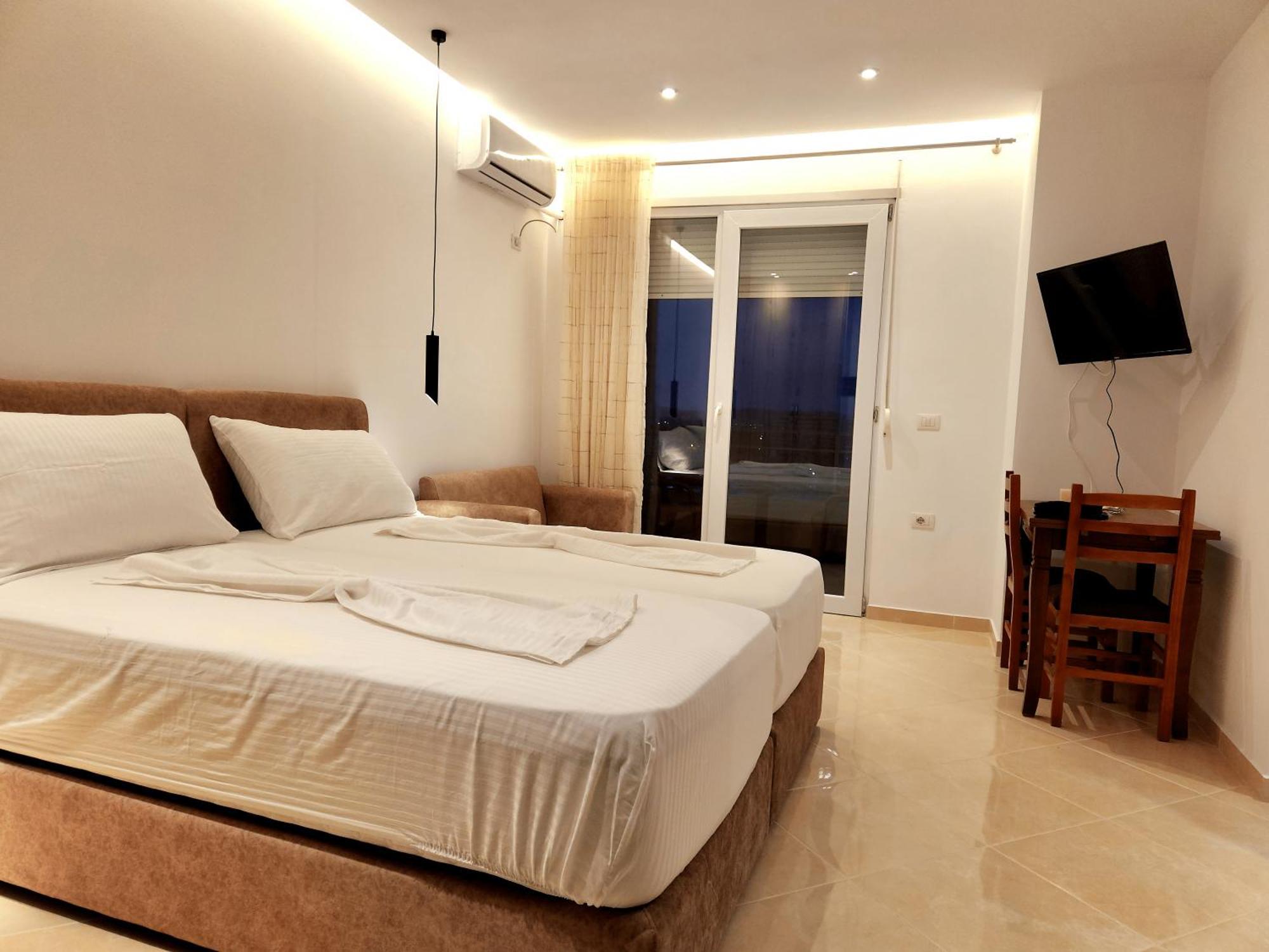 Modern And Cozy 150 Meters From The Beach, 750 Meters From Lungo Mare Apartment
